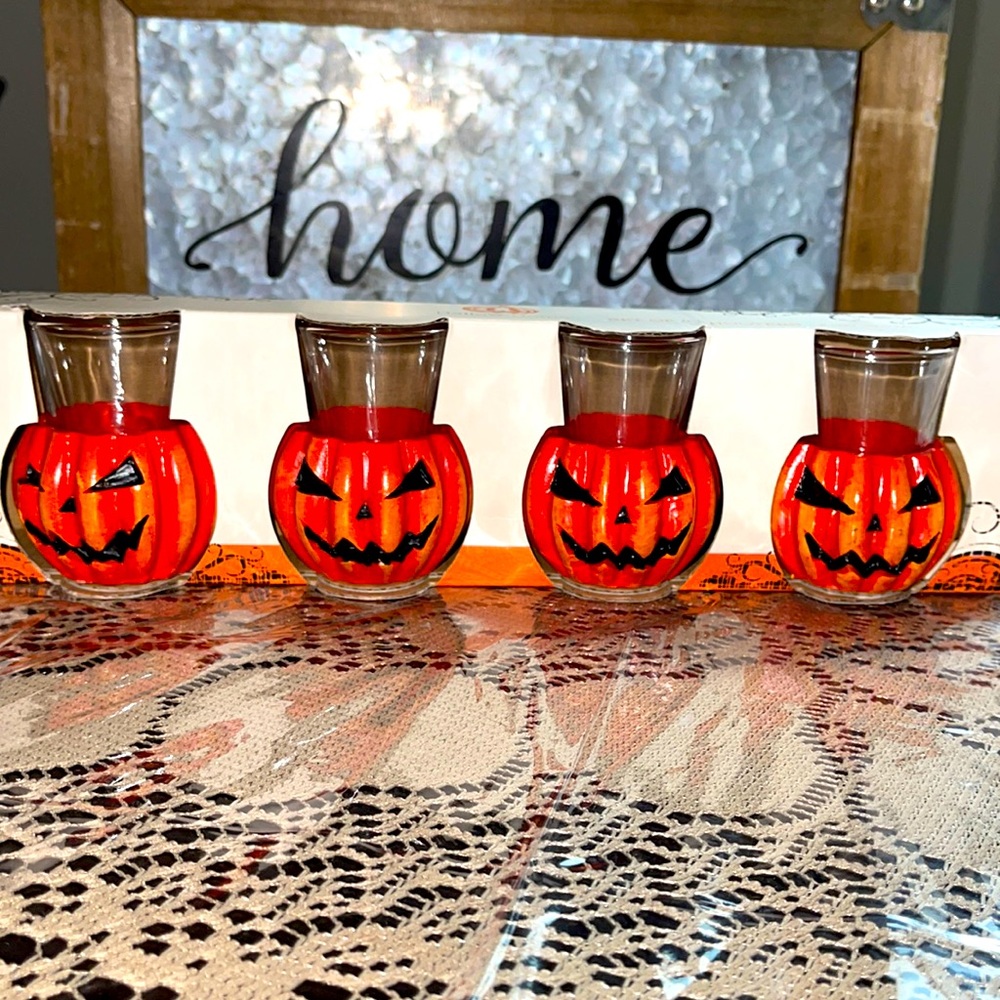 Hallow Home 🎃 Set of 4 Shooters